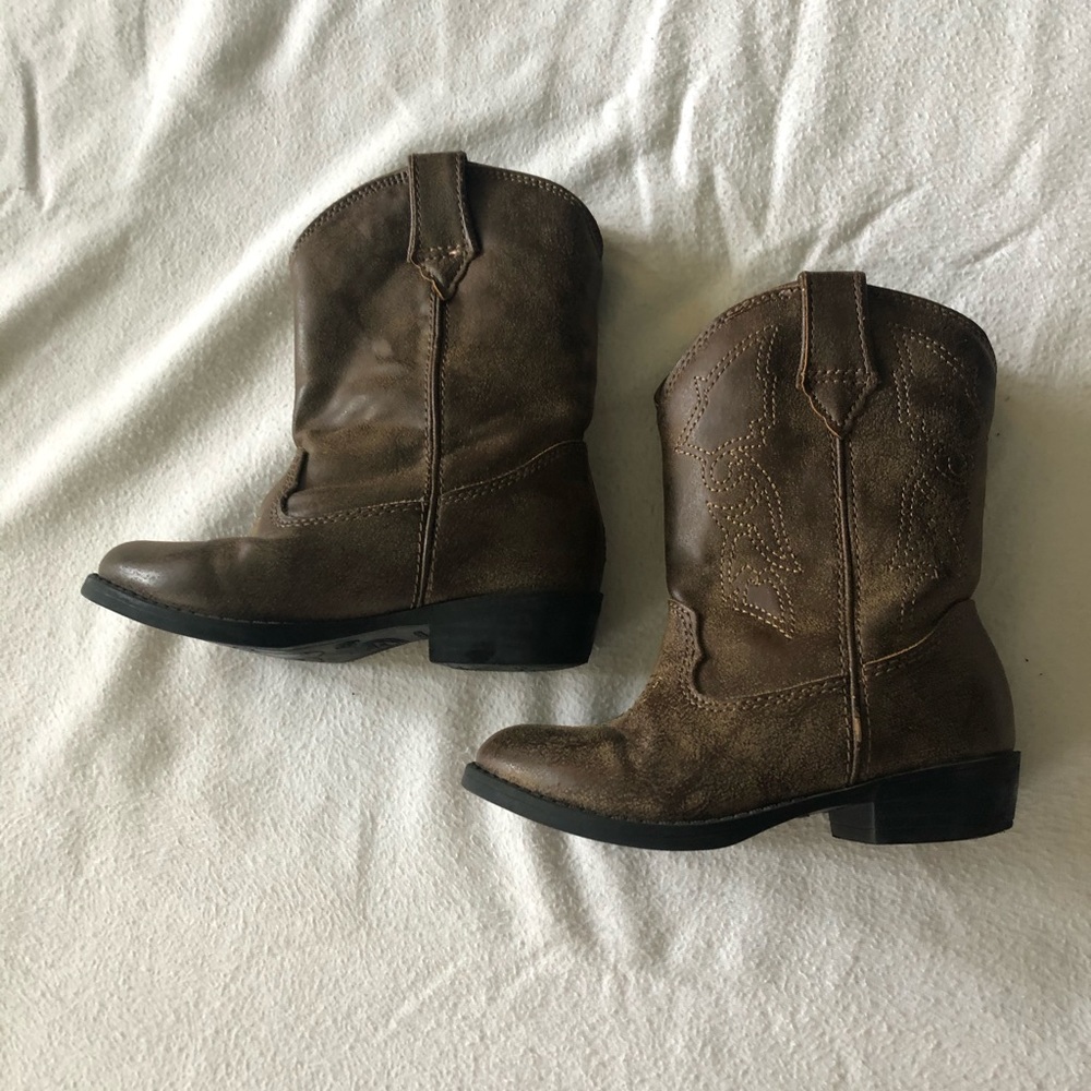 Girls cowgirl boots size 8